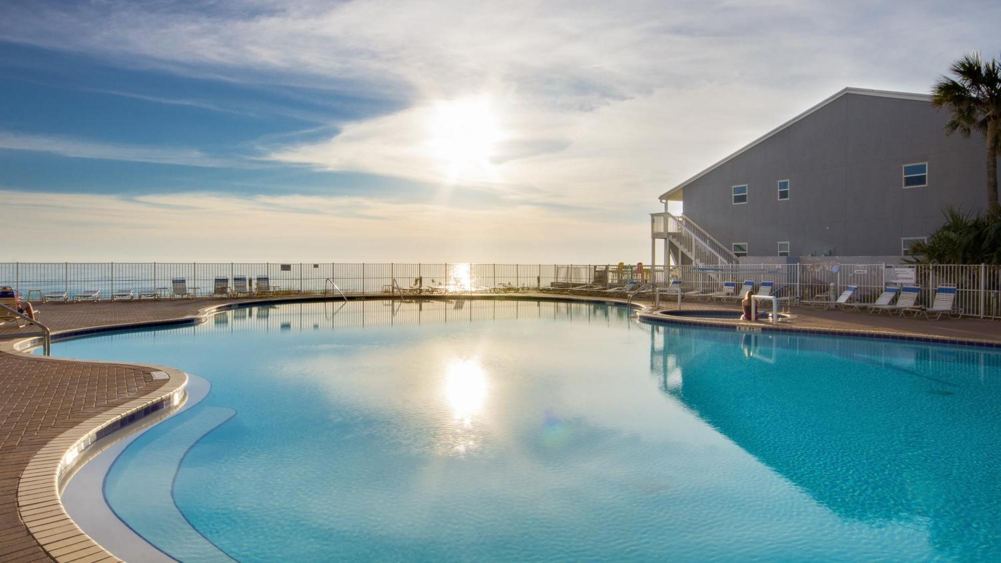 Tidewater Escape: 1Br/2Ba Beachfront Condo, Sleeps 6, Gulf Views & Comfort! Panama City Beach Bagian luar foto